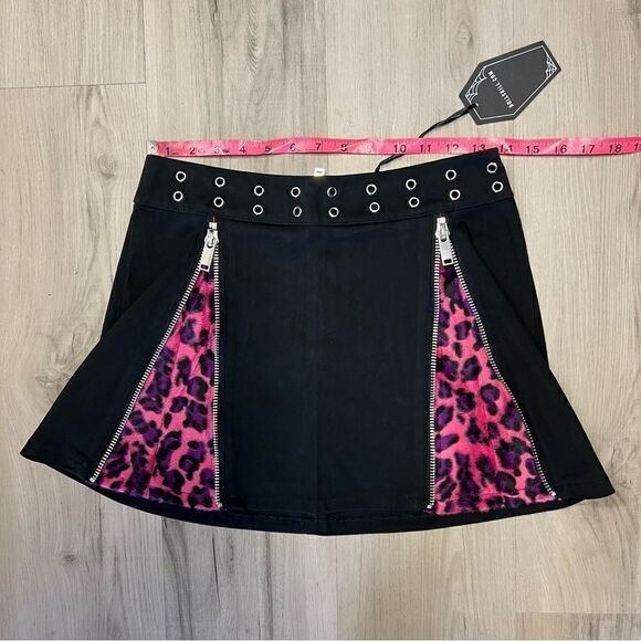Grave Girls x Dolls Kill black miniskirt with fuzzy pink animal print pleats szS - Picture 4 of 14